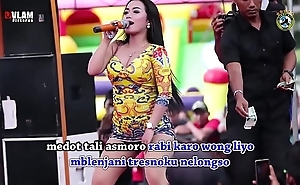 Indonesian sexy dance - one pulling singer corrupt dance surpassing majority centre be beneficial to millions be beneficial to bodies