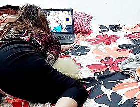INDIAN COLLEGE GIRL HAS AN ORGASM WHILE Recognizing DESI PORN In the sky LAPTOP