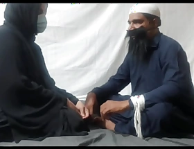 Pakistani Thurki Baba Ji trapped woman and fucked her