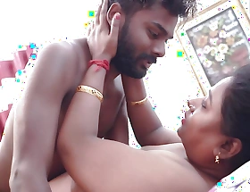 Desi Mallu Aunty enjoys his neighbor's Big Excavate approximately when she is all alone at home ( Hindi Audio )