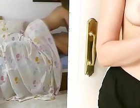 Le hago chantaje a mi padrastro porque se folla a mi hermana cuando mamÁ no estÁ en casa