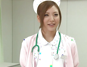 Nurse in Japanies Hospital without work