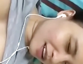 awek cantik tudung lancap