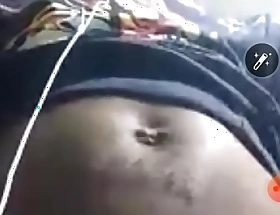 Jeune homme vivant au Maroc se masturbe sur webcam et joue au film pornographique xvido